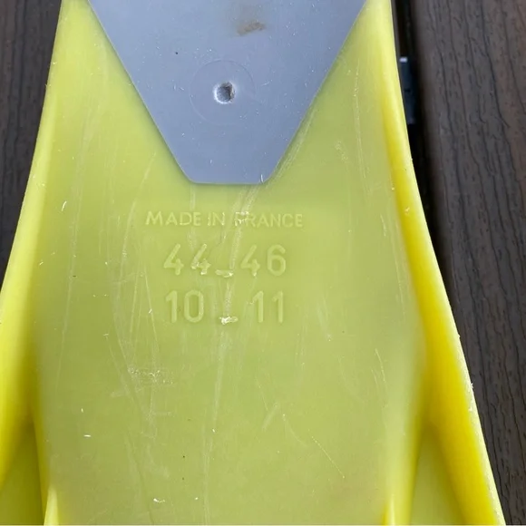 Beuchat Yellow/lime Snorkeling Fins and Snorkel - Picture 3 of 5